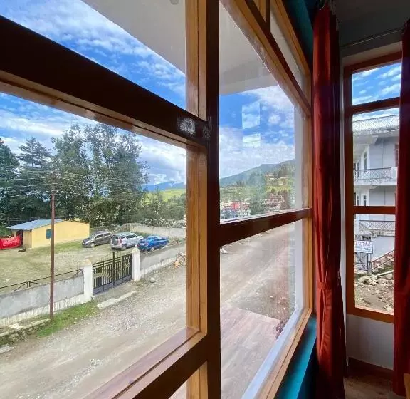 ホテル Mansarovar Inn