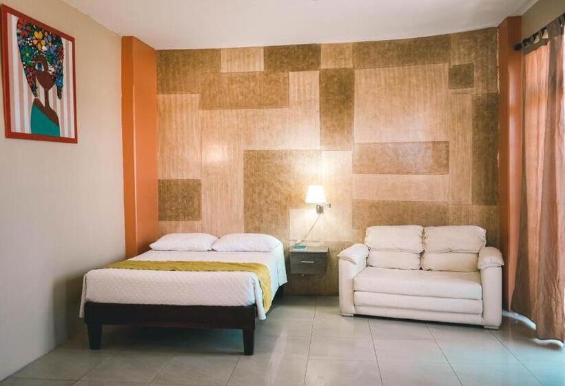 فندق Manta Beach Madrigal