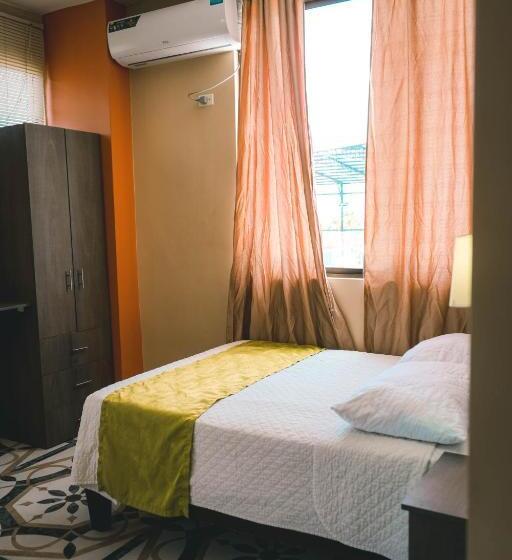 فندق Manta Beach Madrigal