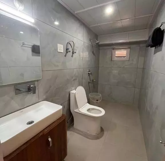 Hotelli Varuni Classic Mcleod Ganj !! Near Mall Road !!