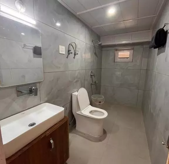 Hotelli Varuni Classic Mcleod Ganj !! Near Mall Road !!