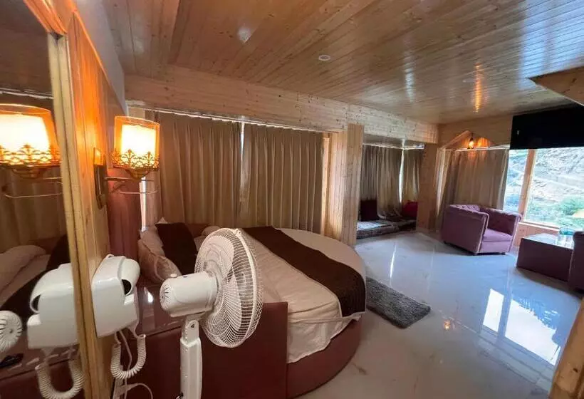 Hotelli Varuni Classic Mcleod Ganj !! Near Mall Road !!