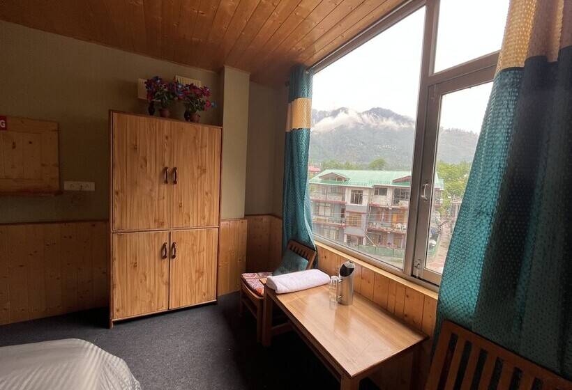 בית מלון כפרי The Locals By Roomshala