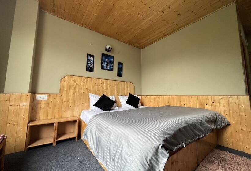 בית מלון כפרי The Locals By Roomshala