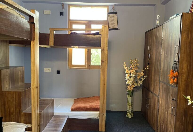 בית מלון כפרי The Locals By Roomshala