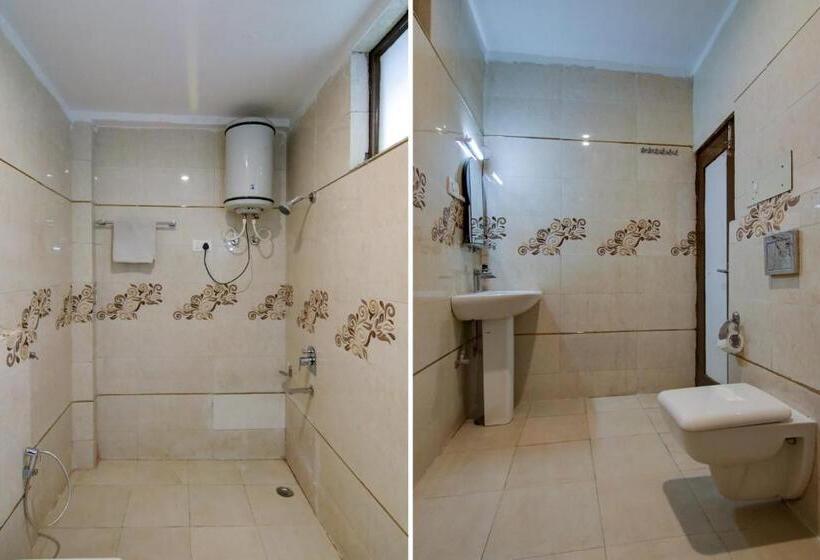 בית מלון כפרי Varuni Classic Mcleod Ganj !! Near Mall Road !!