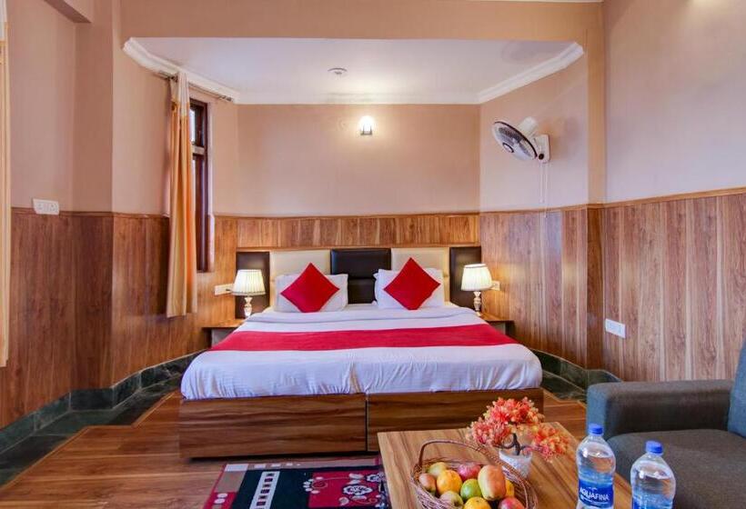 בית מלון כפרי Varuni Classic Mcleod Ganj !! Near Mall Road !!