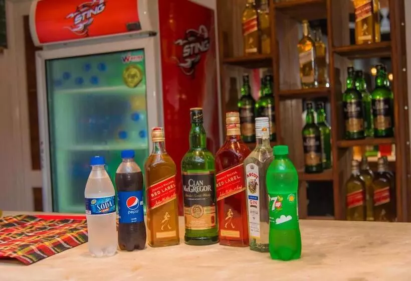 Mahi Beach Hotel & Restaurant