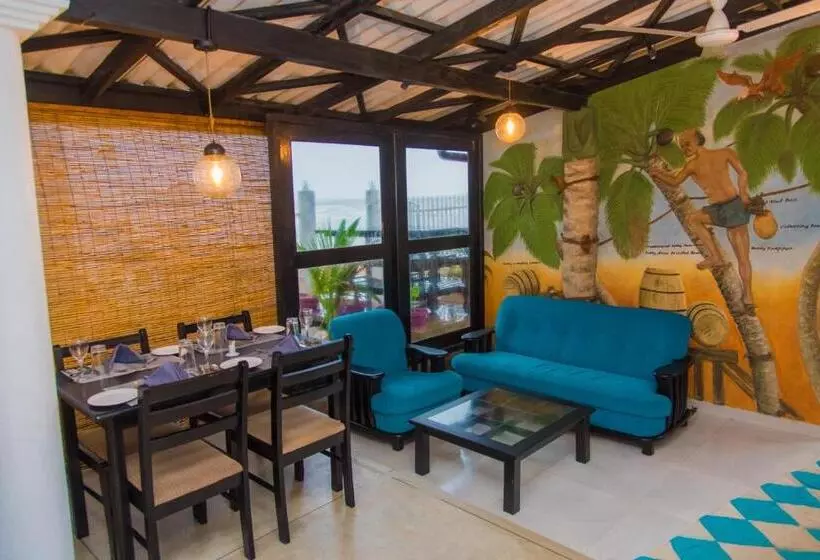 Mahi Beach Hotel & Restaurant