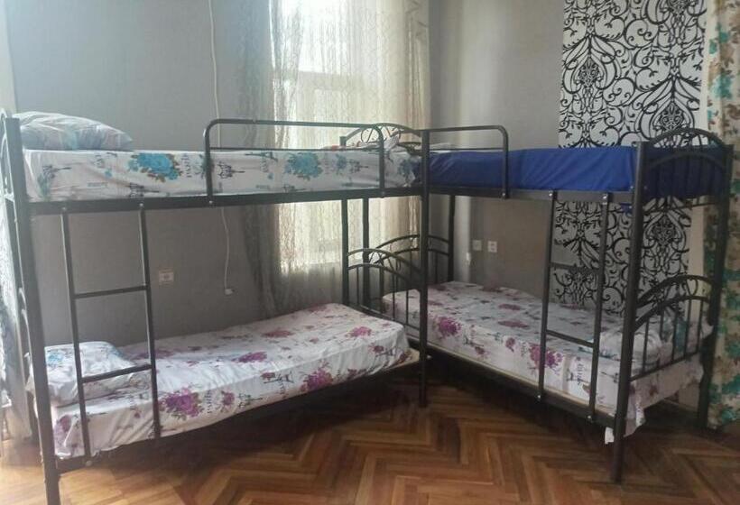 Mini Budget Baku Hostel