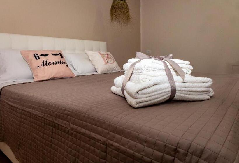 پانسیون Daria S Home Apartment Rooms