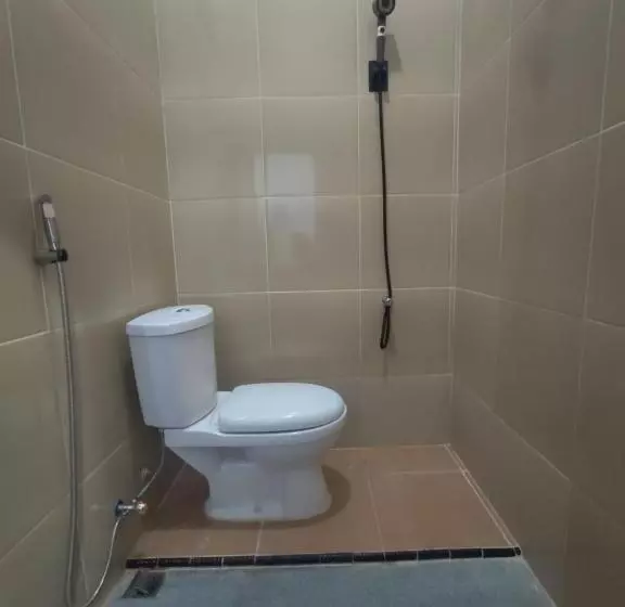 ペンション Home Syariah Guest House Ampana