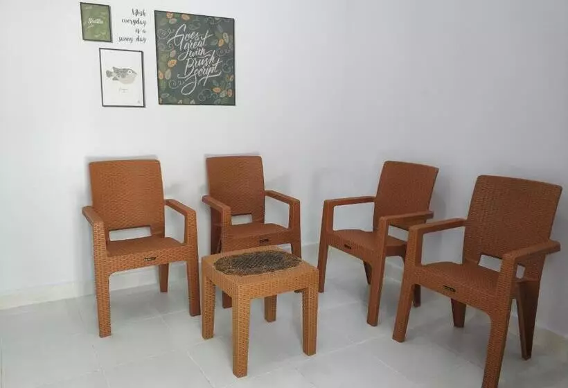 ペンション Home Syariah Guest House Ampana