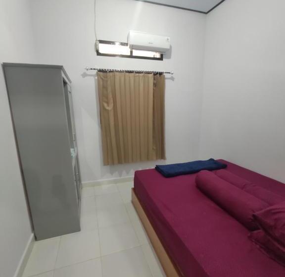 פנסיון Home Syariah Guest House Ampana