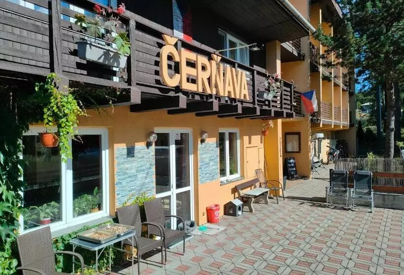 Majatalo Penzion Tesák čerňava