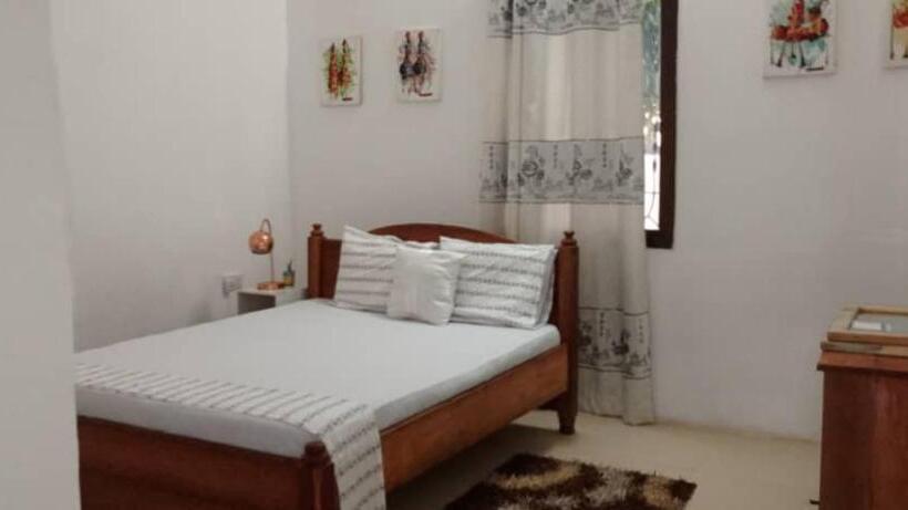 ペンション Veronica House