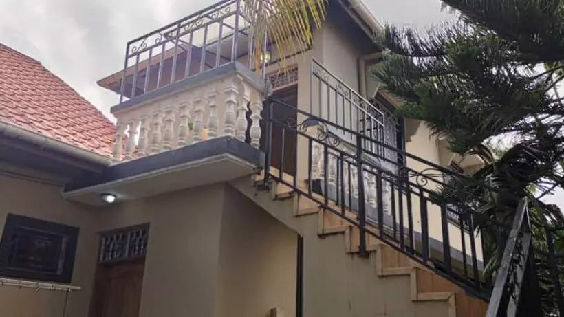 پانسیون Veronica House