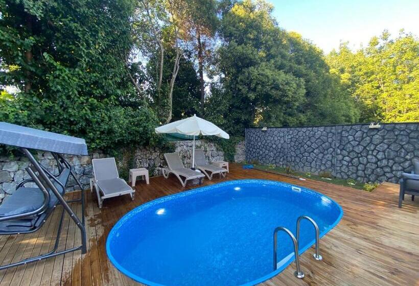 مبيت وإفطار Eksado Resort