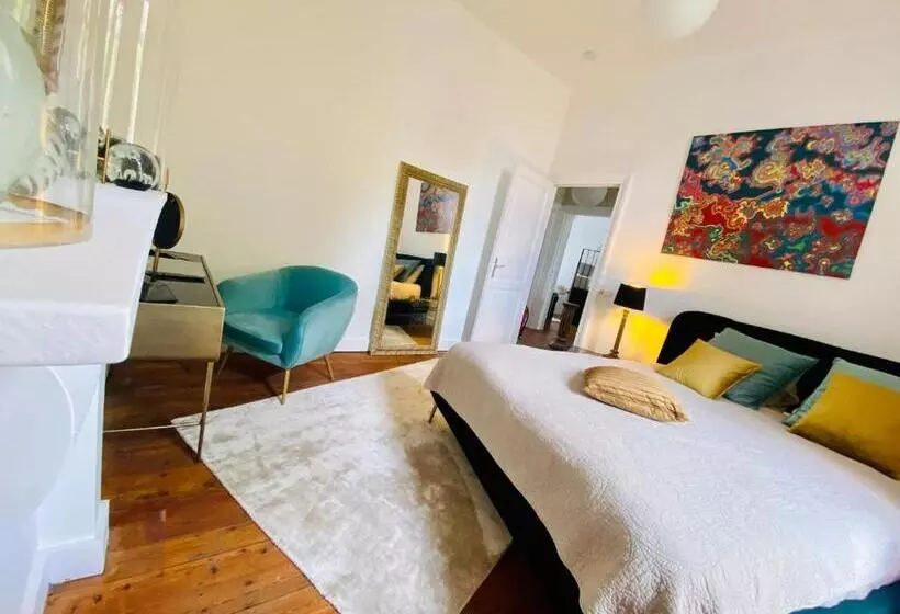 ホテル Hôtel Vcb Ciney Centre Ville