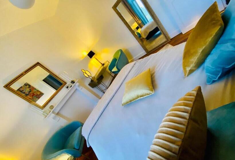 هتل Hôtel Vcb Ciney Centre Ville