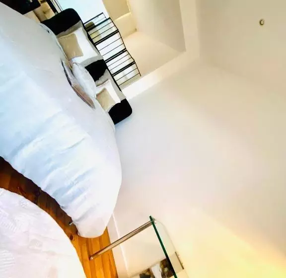 ホテル Hôtel Vcb Ciney Centre Ville