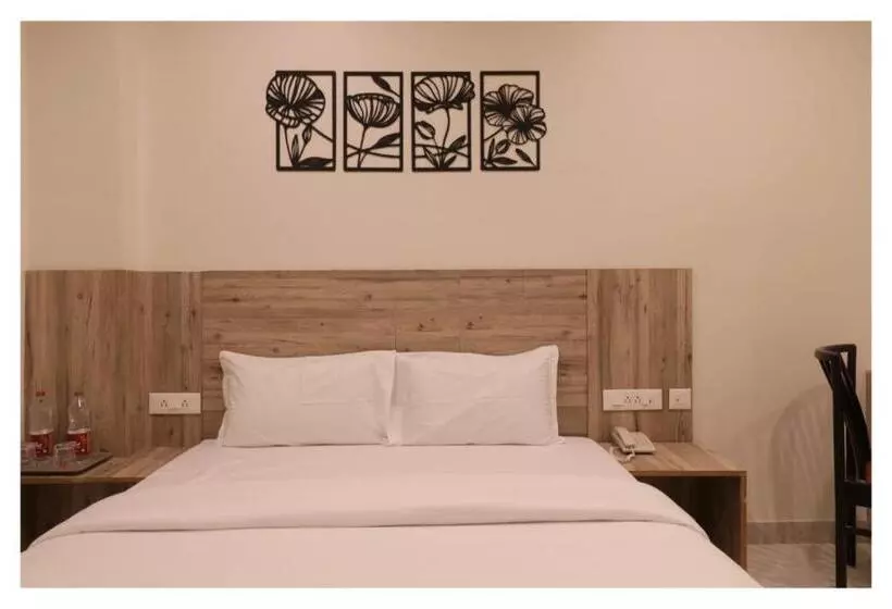 Hotelli Jay Palace Inn