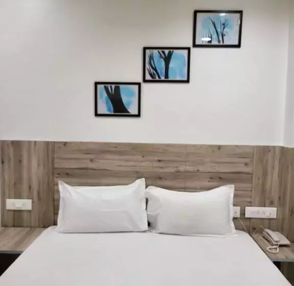 Hotelli Jay Palace Inn