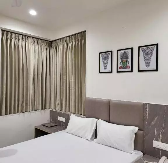 Hotelli Jay Palace Inn