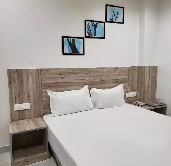 Hotelli Jay Palace Inn