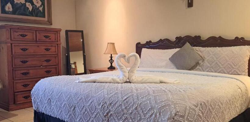 هتل Kartagus Futura