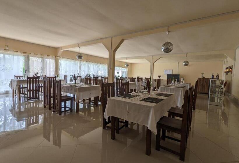 Hotell Oka Forest Lodge