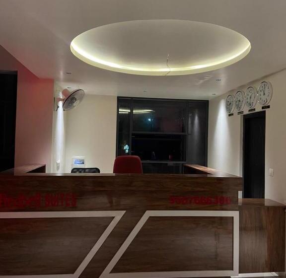 בית מלון כפרי Redbell Suites Kizhisseri