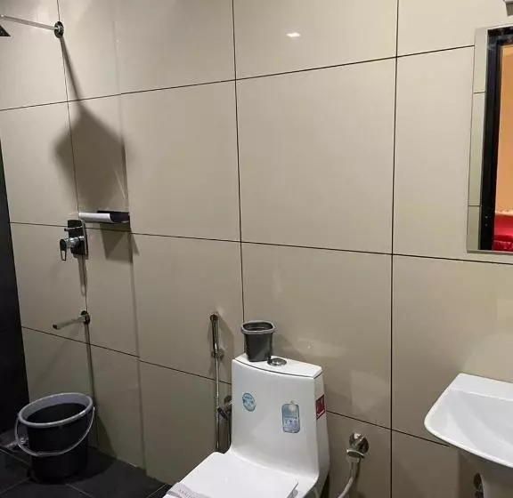 هتل Redbell Suites Kizhisseri
