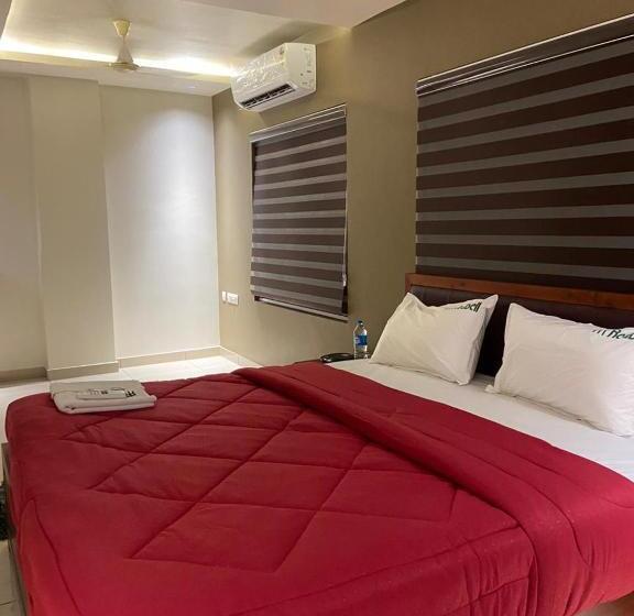 בית מלון כפרי Redbell Suites Kizhisseri