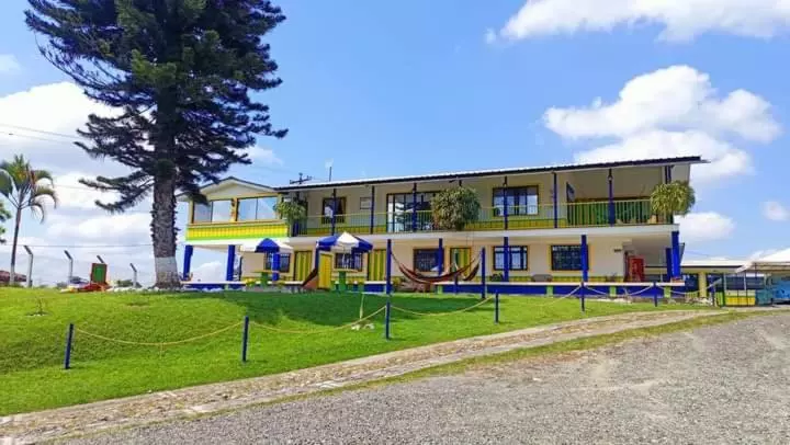 Hotelli Villa Bernal