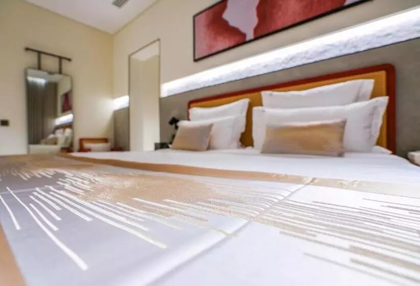 Hotelli Vivian Park El Raeid