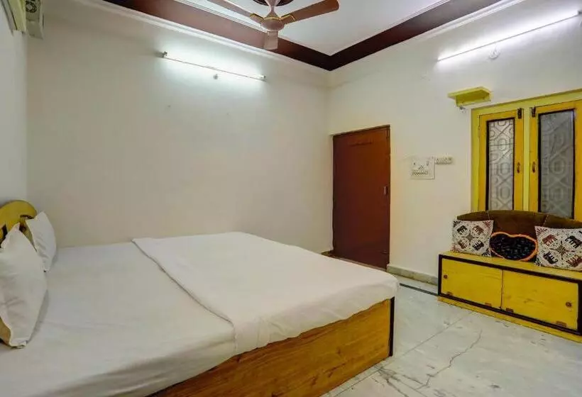 Oyo Bluebird Inn Hotel And Guest House