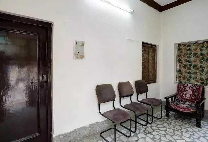 Oyo Bluebird Inn Hotel And Guest House