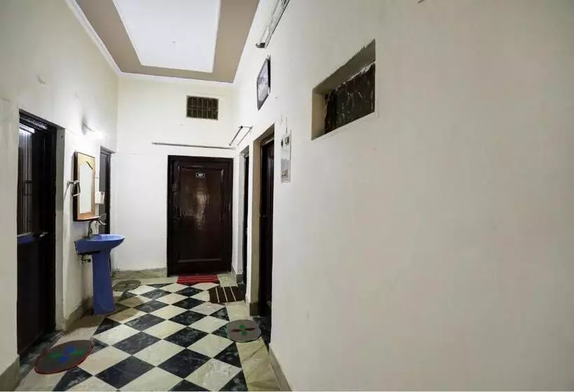 Oyo Bluebird Inn Hotel And Guest House