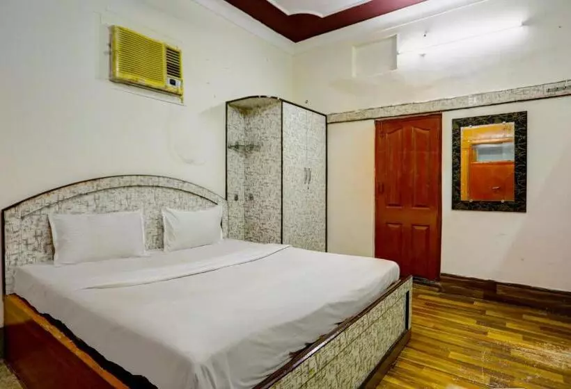 Oyo Bluebird Inn Hotel And Guest House