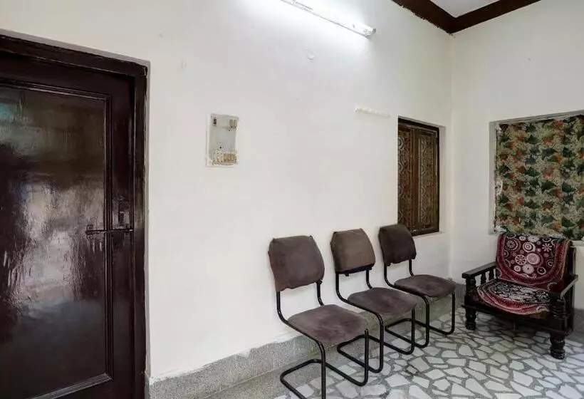 Oyo Bluebird Inn Hotel And Guest House