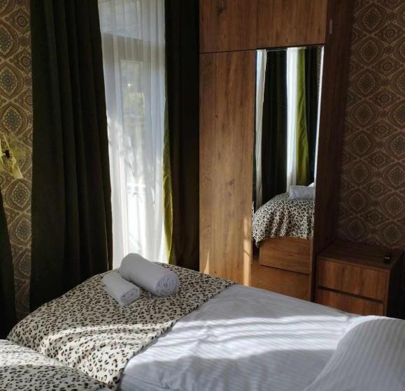 پانسیون Guesthouse Oni Li