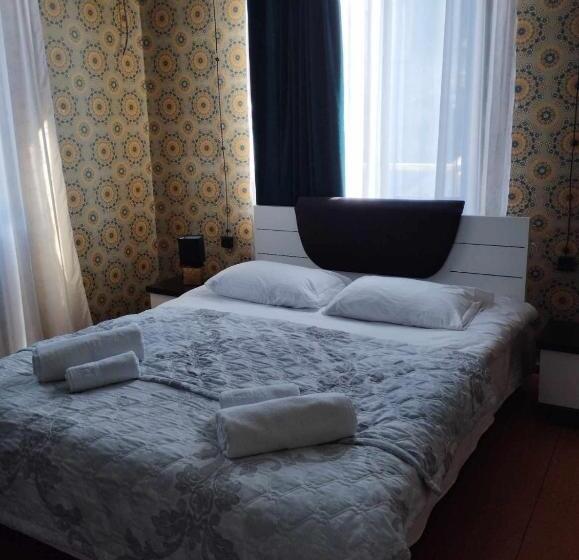 پانسیون Guesthouse Oni Li