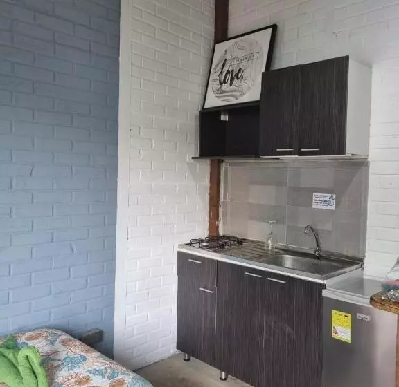 Retkeilymaja Posada Miss Anibel