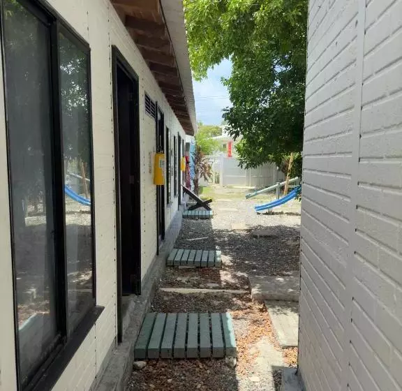 Retkeilymaja Posada Miss Anibel