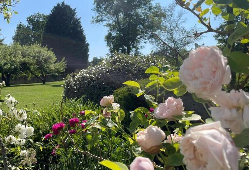 צימר Domaine La Buissonnière