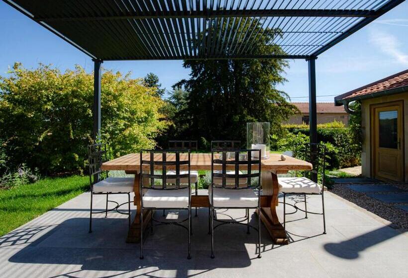 צימר Domaine La Buissonnière