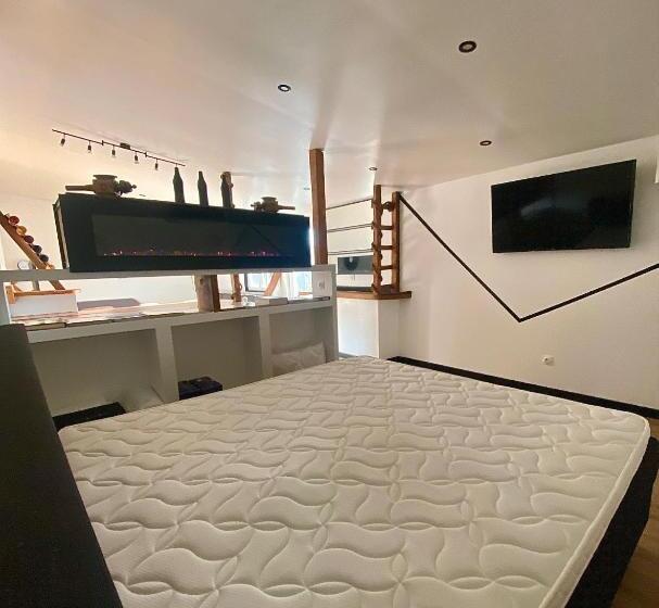 Bed and Breakfast Les 3 E