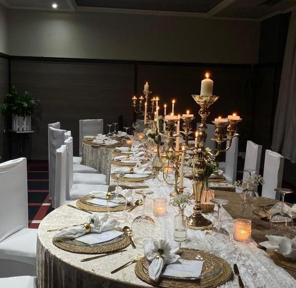 בית מלון כפרי Floger World