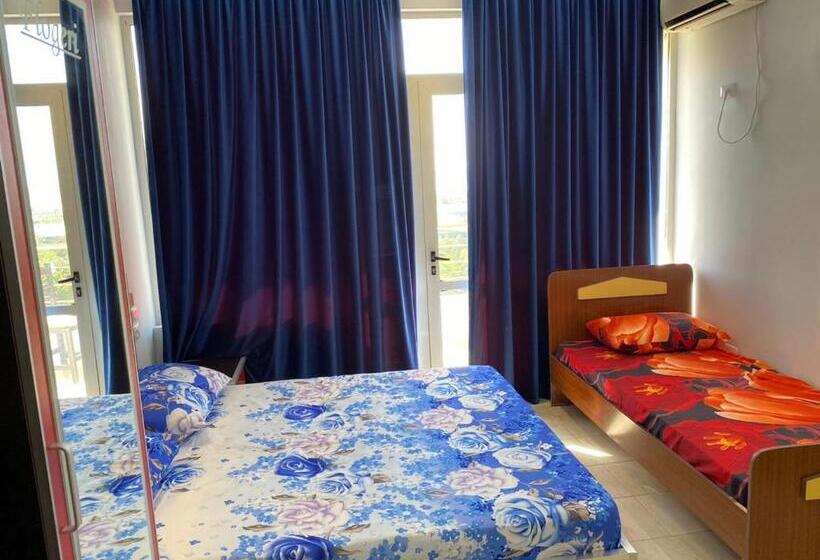 בית מלון כפרי Floger World